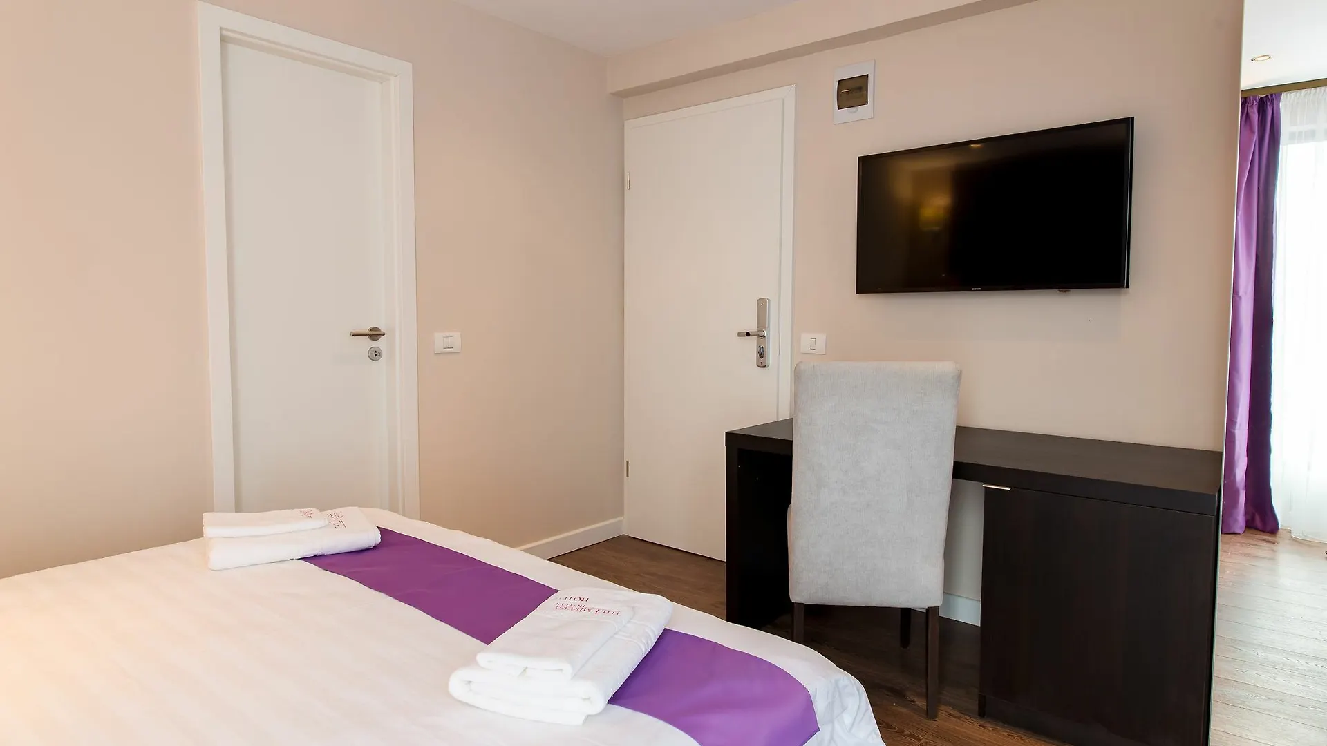 Hotel The Embassy Nord Bucarest 3*,