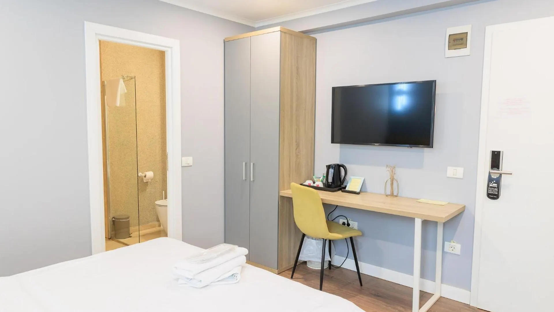 The Embassy Nord Hotel Bucureşti 3*,  România